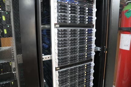 Hight Performance Computer دورة تكوينية لفائدة مهندسي مركز المعلوماتية بمديرية الجامعة بخصوص تحصل الجامعة على