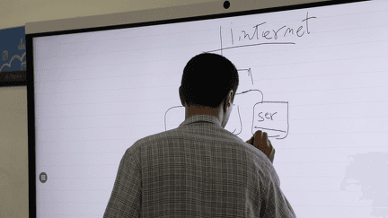 انطلاق الدورة التكوينية الأولى حول إنشاء خادم  بريد محلي لفائدة مختلف اطارات و مهندسي البرمجيات بمختلف جامعات الوطن